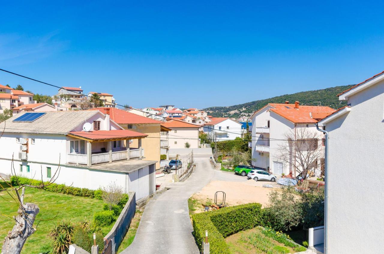Apartments Luka Супетарска Драга Екстериор снимка