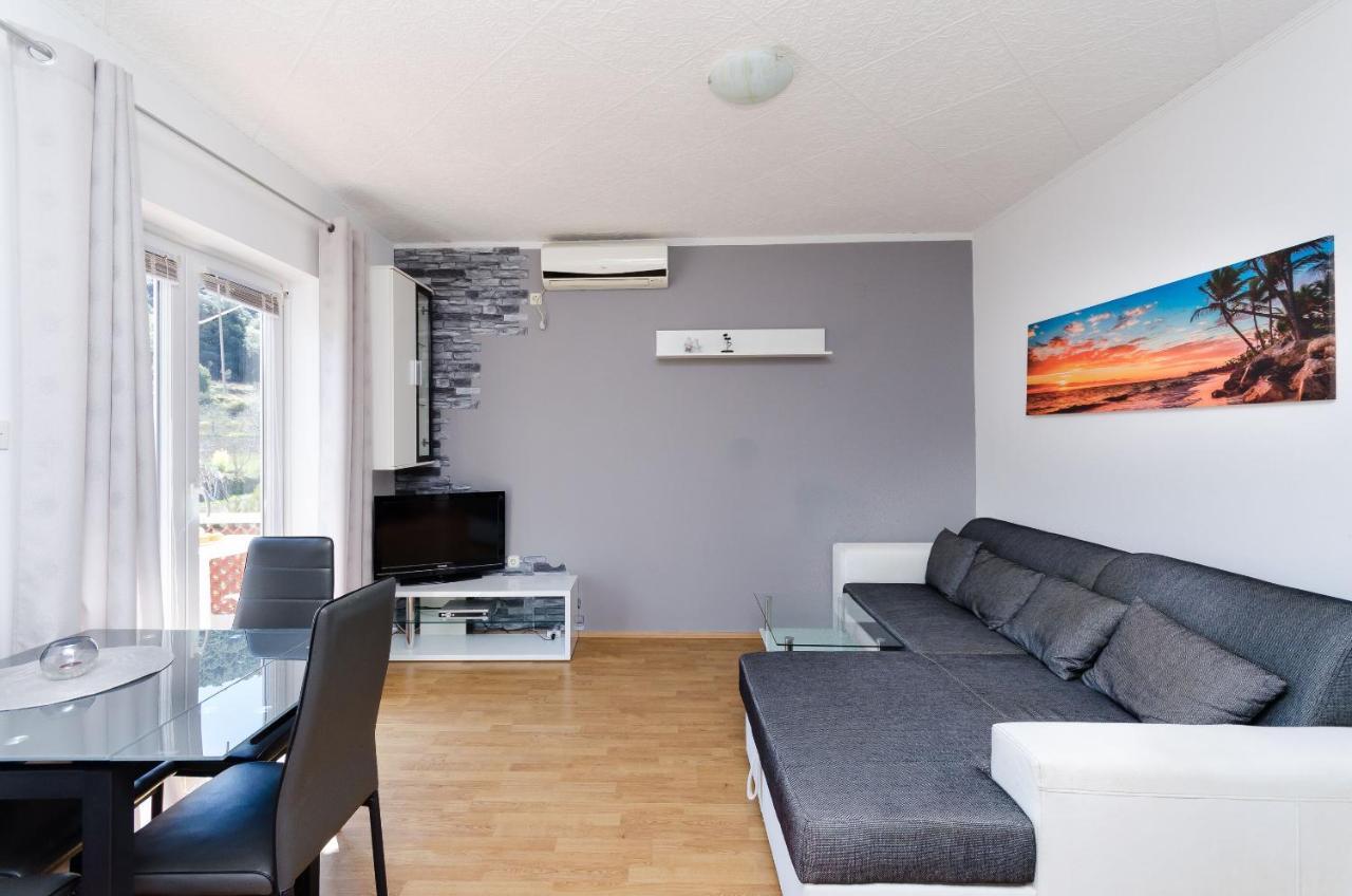 Apartments Luka Супетарска Драга Екстериор снимка