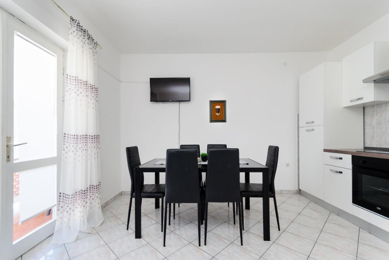 Apartments Luka Супетарска Драга Екстериор снимка