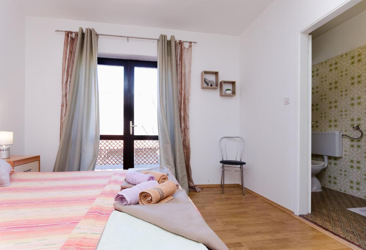 Apartments Luka Супетарска Драга Екстериор снимка